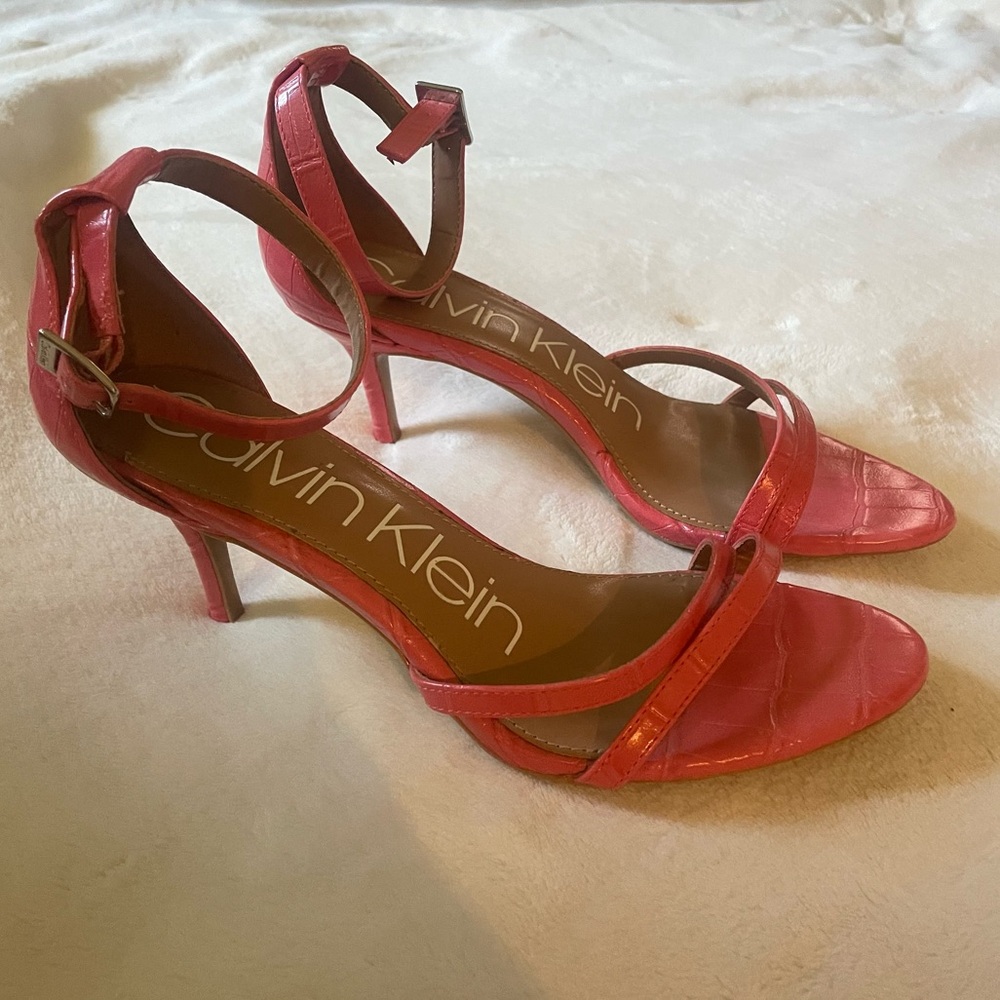 NWT Calvin Klein pink leather sandal kitten heel women size 7